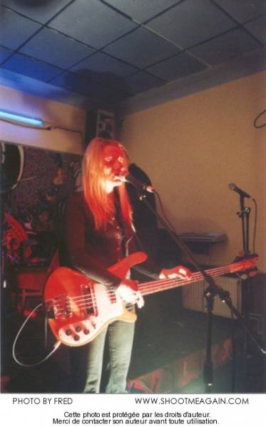 L'Enfance Rouge à Liège (Le Hangar), le 06-12-2002, par Fred — 3 sur 4